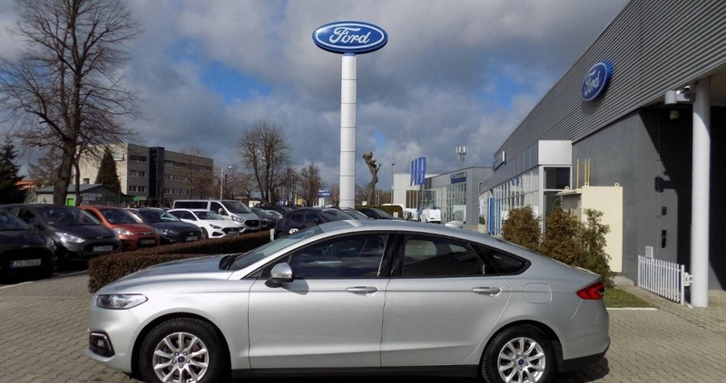 Ford Mondeo cena 88888 przebieg: 59700, rok produkcji 2020 z Szczecin małe 704